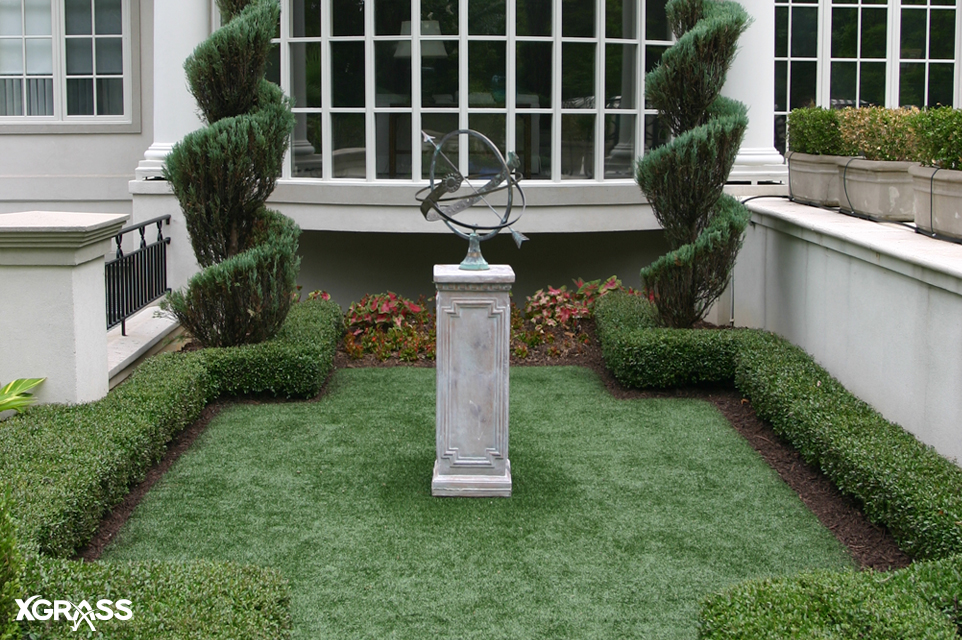Artificial turf lawn installed the backyard garden